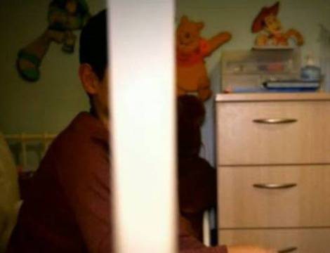 Малко дете жестоко малтретирано от пастрока си!