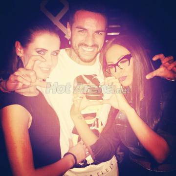 Благо Джийзъса се оказа болестно ревнив! Забранил на Куини да влиза дори във Фейсбук?!