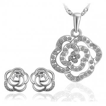 КРИСТАЛНО ЦВЕТЕ – Комплект бижута от бяло златно покритие и кристали