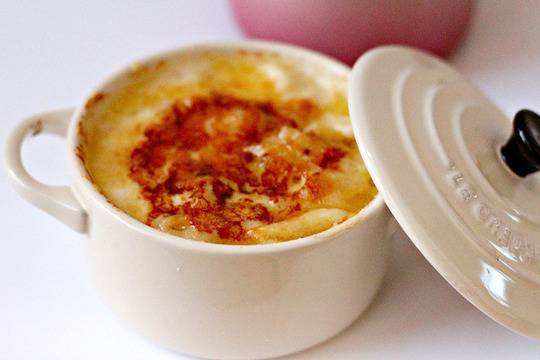 Печени макарони със сметана и кашкавал