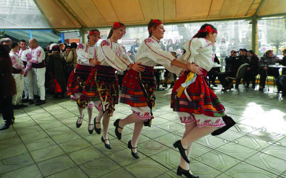 Празнични трапези и много добро настроение за Коледа в Поморие