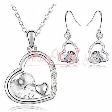 Комплект 3 сърца с Австрийски кристали и златно покритие – колие и висящи обеци – бял