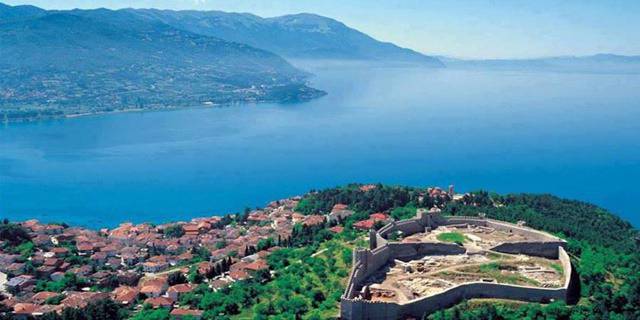 Почивка до брега на Охридско Езеро, Македония! Нощувка на ТОП цена в атрактивната Вила Никола!