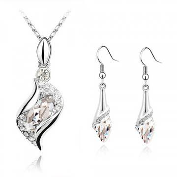 Комплект капка с Австрийски кристали – бял – колие и обеци