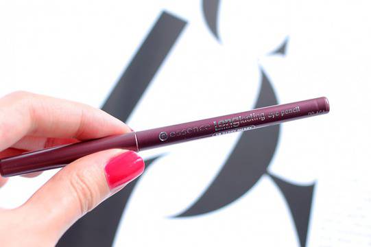 Essence автоматичен молив за очи