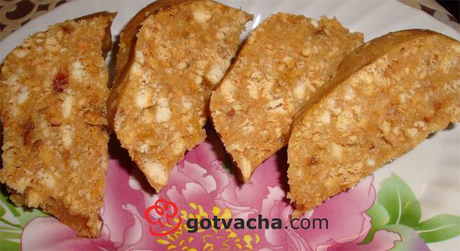 Сладък салам с бисквити, локум и масло