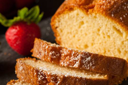 Лимонов кекс със пудра захар