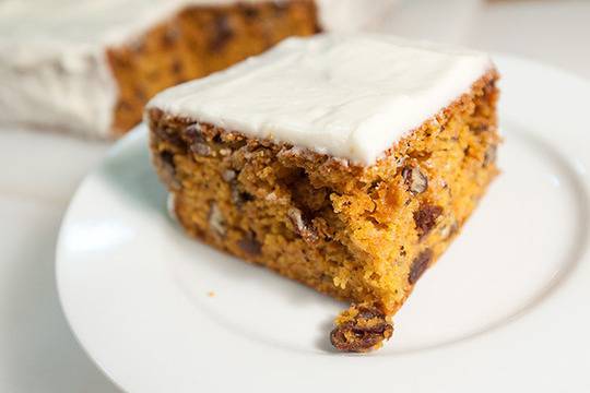 Сладкиш с моркови и орехи