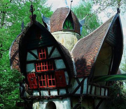 Здравей: Малка къщичка в гората