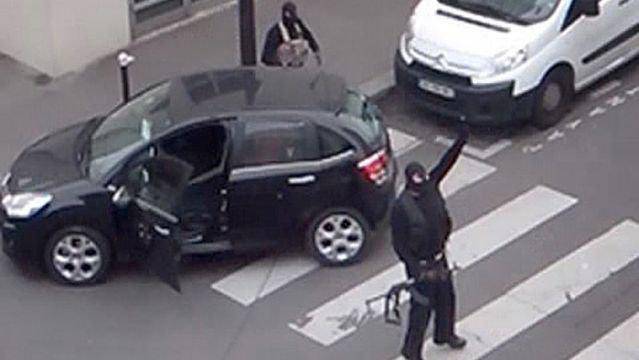 Оръжията на терористите в Париж произведени в България или Румъния?