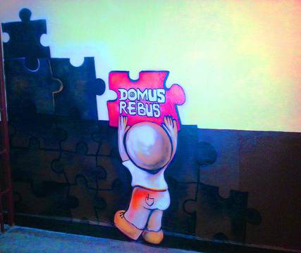 Най-известните художници на графити в Пловдив създадоха приказен свят в „Къщата на Загадките“