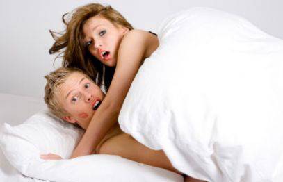 Чудите се дали половинката Ви ви изневерява? Ето как най-лесно да разберете това!