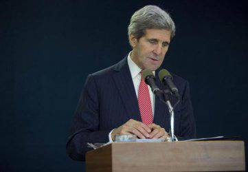 Държавният секретар на САЩ Джон Кери бе глобен заради непочистен сняг