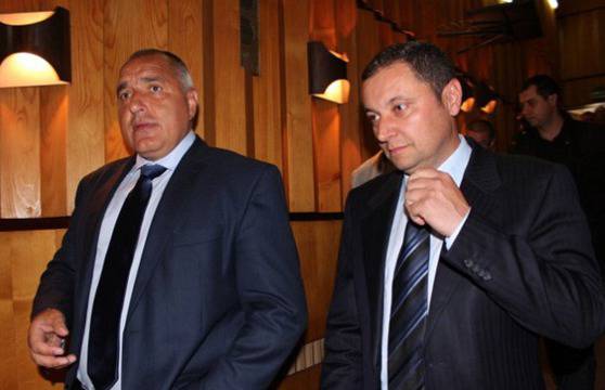 Яне Янев става съветник на Борисов