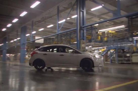 Знаехме си! Кен Блок „обязди“ Ford Focus RS (видео)