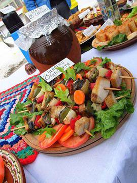 Празник на сланината и греяната ракия в Априлци