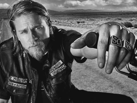 Чарли Хънам замества Бенедикт Къмбърбач в The Lost City of Z