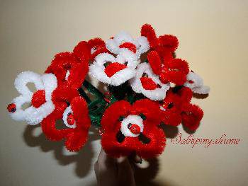 Мартенички цветя с калинка