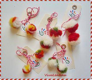 Мартенички с пухкави помпони