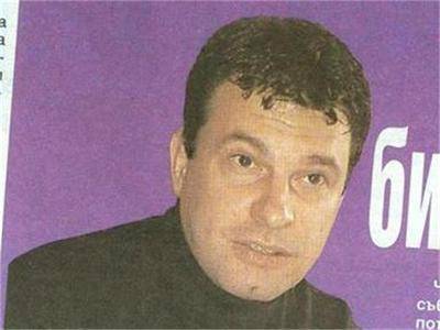 Гаджето на Кучкова гони голи мацки в сайт за запознанства