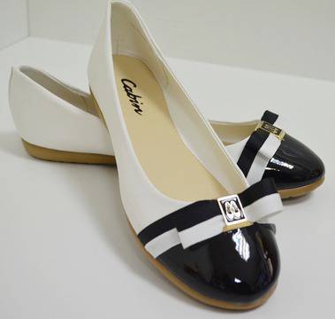 Ежедневни дамски обувки в бяло и черно