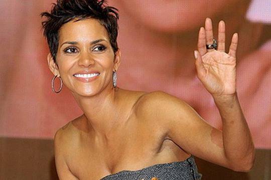 Холи Бери отрича пластичните операции