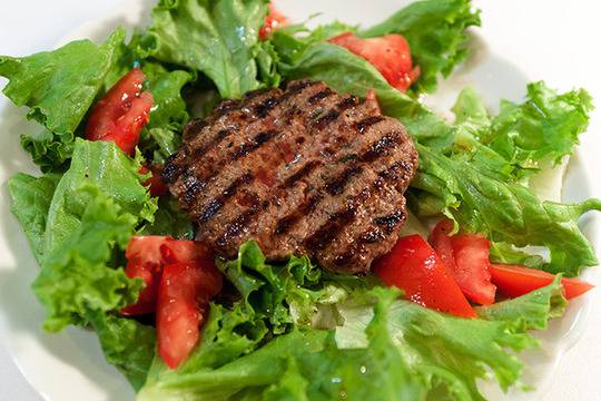 Телешки кюфтета на скара