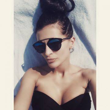 Преслава в Дубай, Бирмата не издържа – забърса мадама в Лондон! (Снимки)