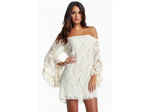 Защо дамите предпочитат вечерни рокли?