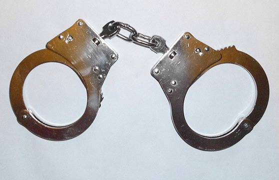 Полицай в ареста заради подкупи