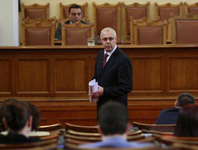 Вътрешният министър Веселин Вучков подаде оставка