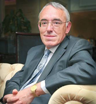 Огнян Донев купува „Токуда банк“