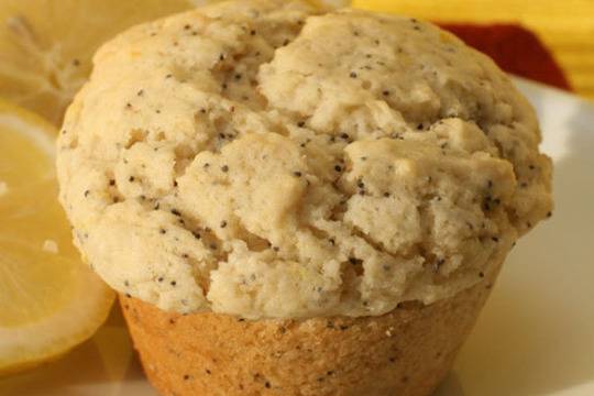 Лимонови мъфини с бадемово брашно и маково семе