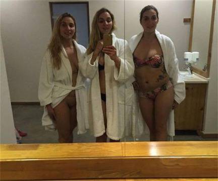 Тризначките развяха цици