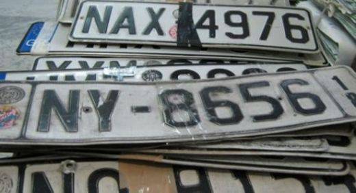 Гърците луди по нашите регистрационни номера за коли! По-евтини са!