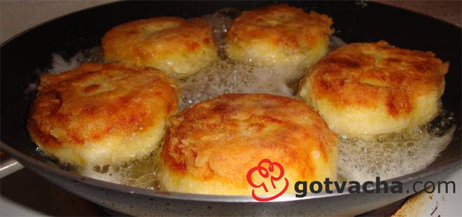 Картофени кюфтета със сирене и магданоз