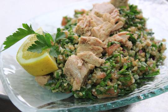 Салата от елда с риба тон