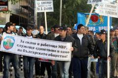 Полицаи връчват протестно писмо на Бойко Борисов