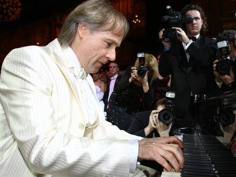 Ричард Клайдерман за трети път в България