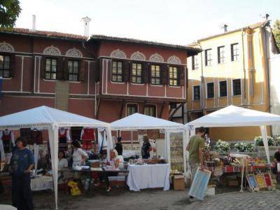 Майстори показват автентични занаяти на изложение в Пловдив