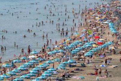 “Биг Брадър” очаква туристите на плажа в Бургас това лято