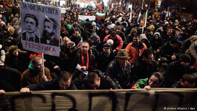 Абсурдът, до който се самодоведохме