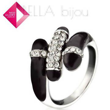 Пръстен с кристали сваровски