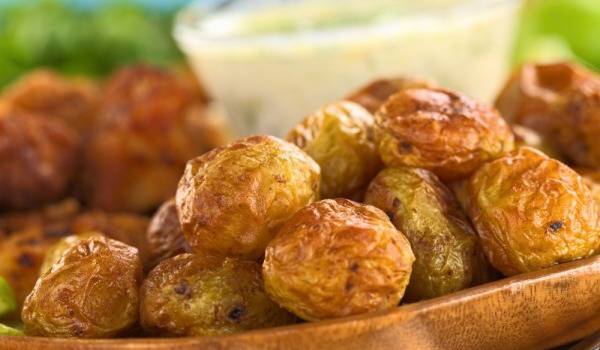 Не белете младите картофи преди готвене