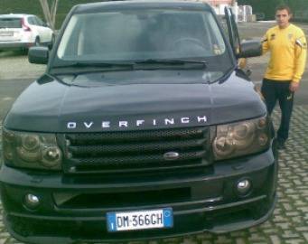 Алисия подари на брат си джип за 120 000 лева