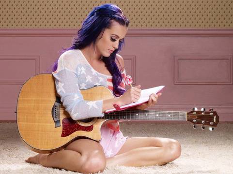 Кейти Пери пусна втори сингъл от Prism. Слушай Dark Horse тук!