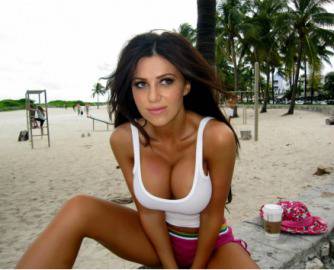 Тя е най-желаното маце във Фейсбук! 160 хиляди души я искат (видео)