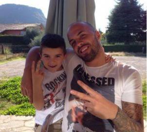 Ники и Алисия продължават да са заедно, Валерко го обича като баща