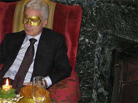 Волен в италианска фото афера