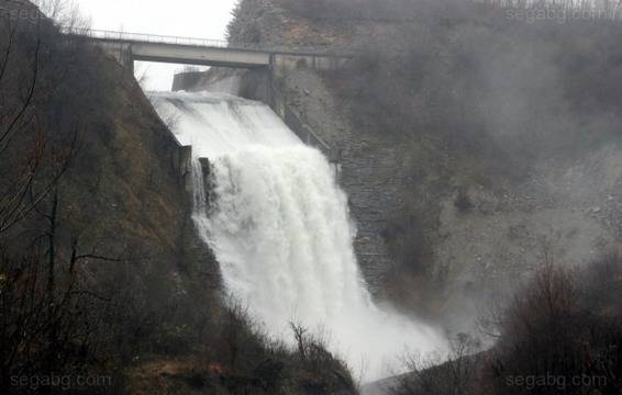 Задкулисието като котката на Шрьодингер – никой не може да каже, че го няма